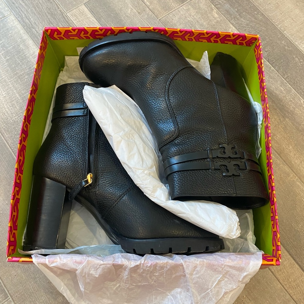 Tory Burch Heeled Black Boot - image 4